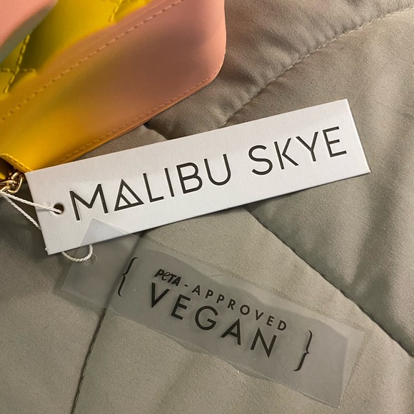 NWT Malibu Skye Vegan Gift Set - Picture 7 of 9